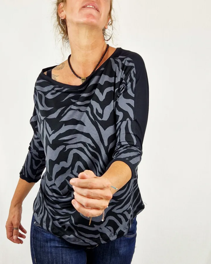 Camiseta Japn Zebra Gris de La Gata Maula