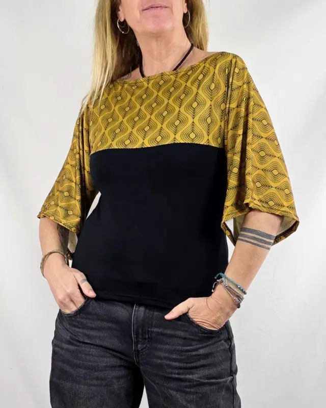 Camiseta Sakura Etnik Mustard de La Gata Maula, foto 2
