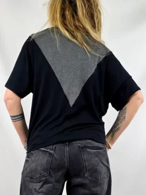 Camiseta Uwess Black Antracita de La Gata Maula