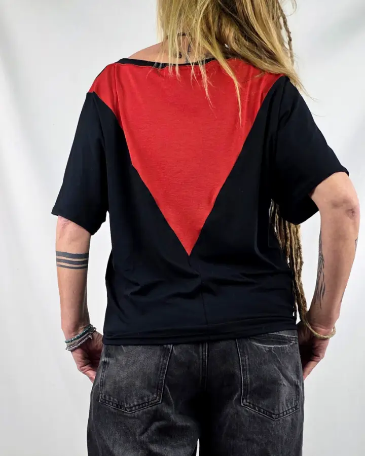 Camiseta Uwess Black Coral de La Gata Maula
