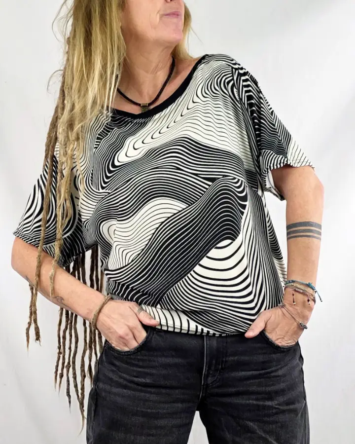 Camiseta Uwess Cinetic de La Gata Maula