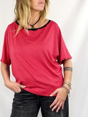 Camiseta Uwess Coral Lineal de La Gata Maula