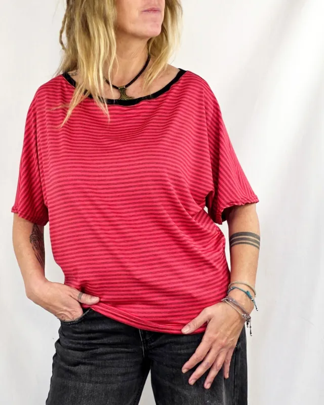 Camiseta Uwess Coral Lineal de La Gata Maula