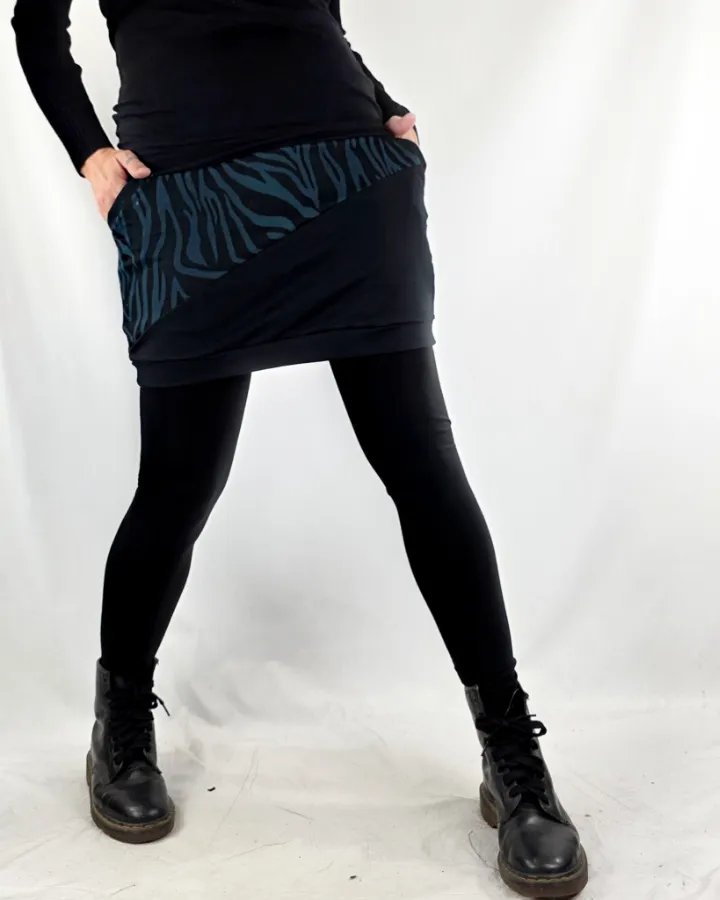 Falda Urban Zebra Petrol de La Gata Maula, foto 4