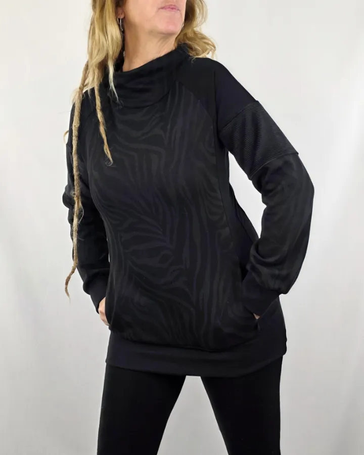 Sudadera Neoloop Back Zebra de La Gata Maula, foto 2