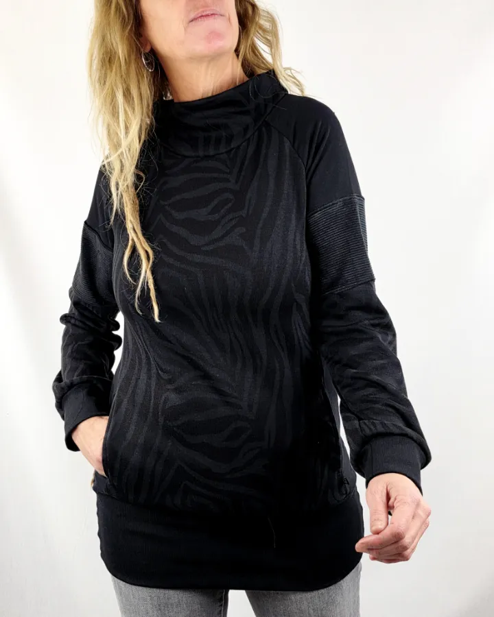 Sudadera Neoloop Back Zebra de La Gata Maula, foto 3