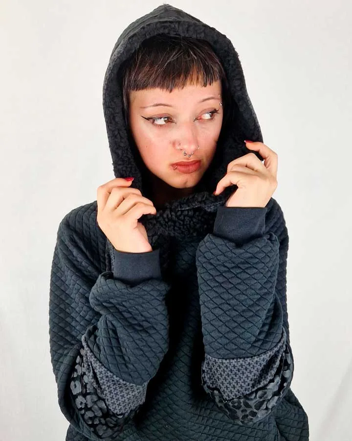 Sudadera Simetrik Black de La Gata Maula