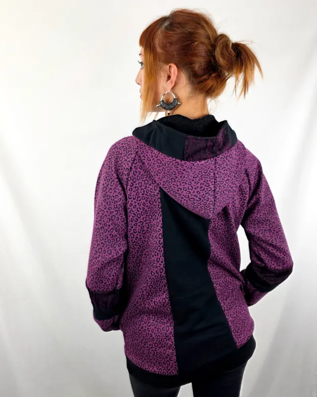 Sudadera Simetrik Leop Violet de La Gata Maula, foto 2