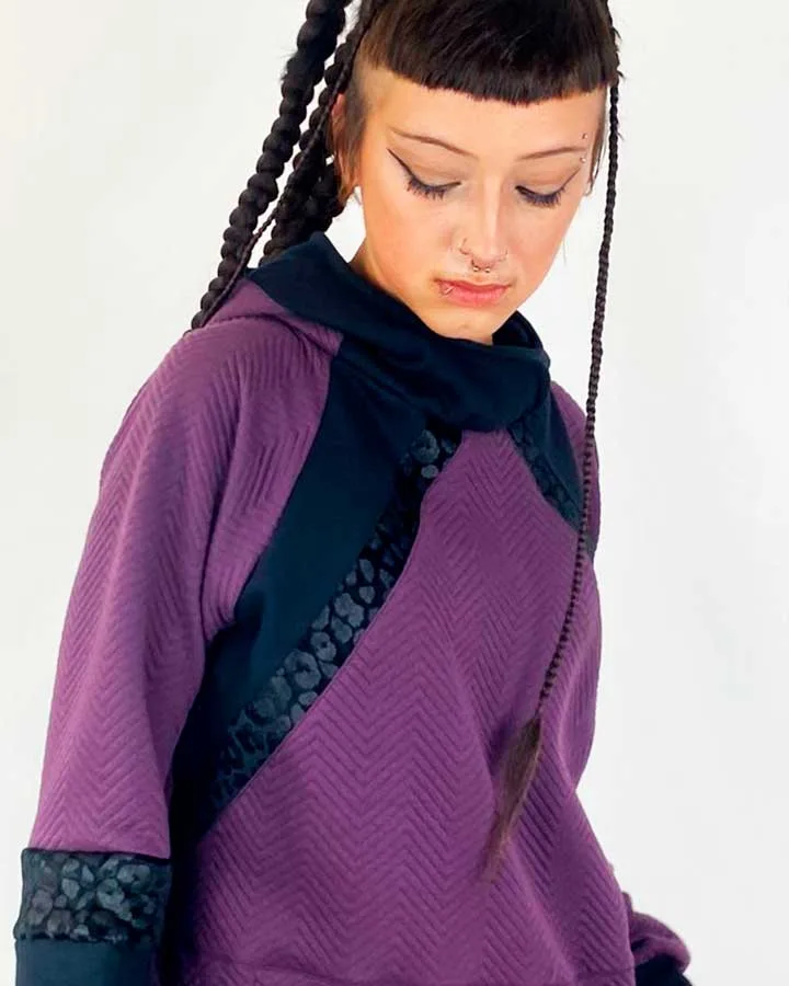 Sudadera Simetrik Violet de La Gata Maula, foto 2