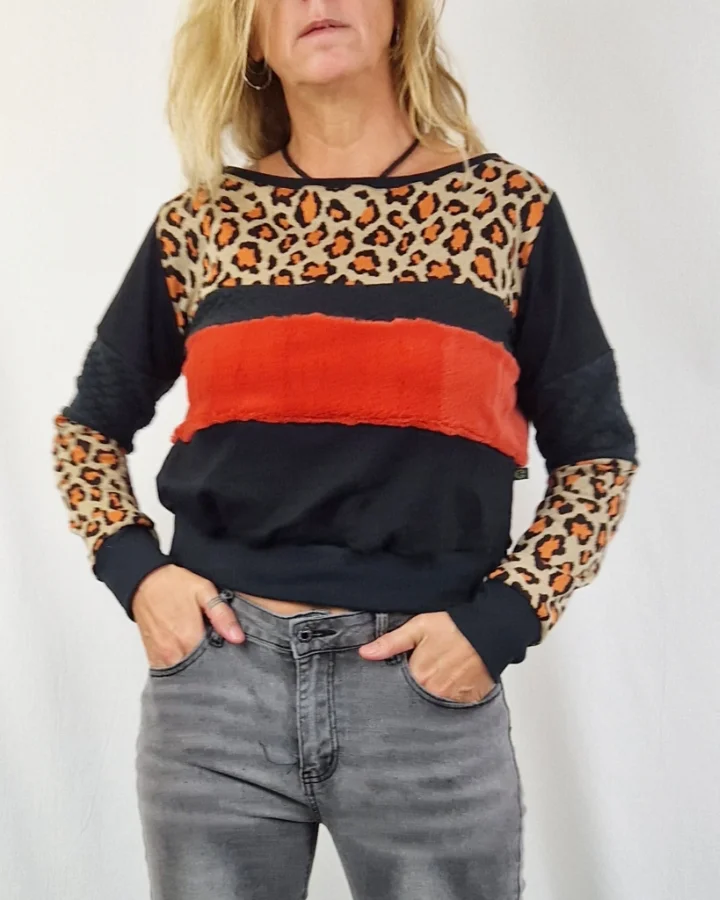 Sudadera Tao Leop Orange de La Gata Maula, foto 3