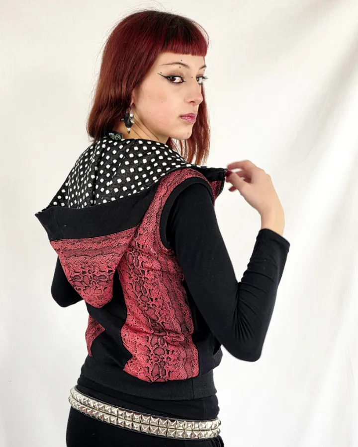 Kalea Serp Red 02